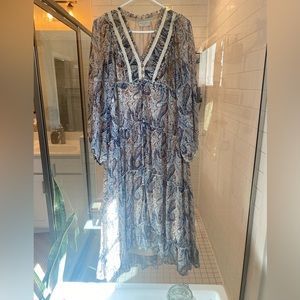 NWOT FLORAL MAXI DRESS